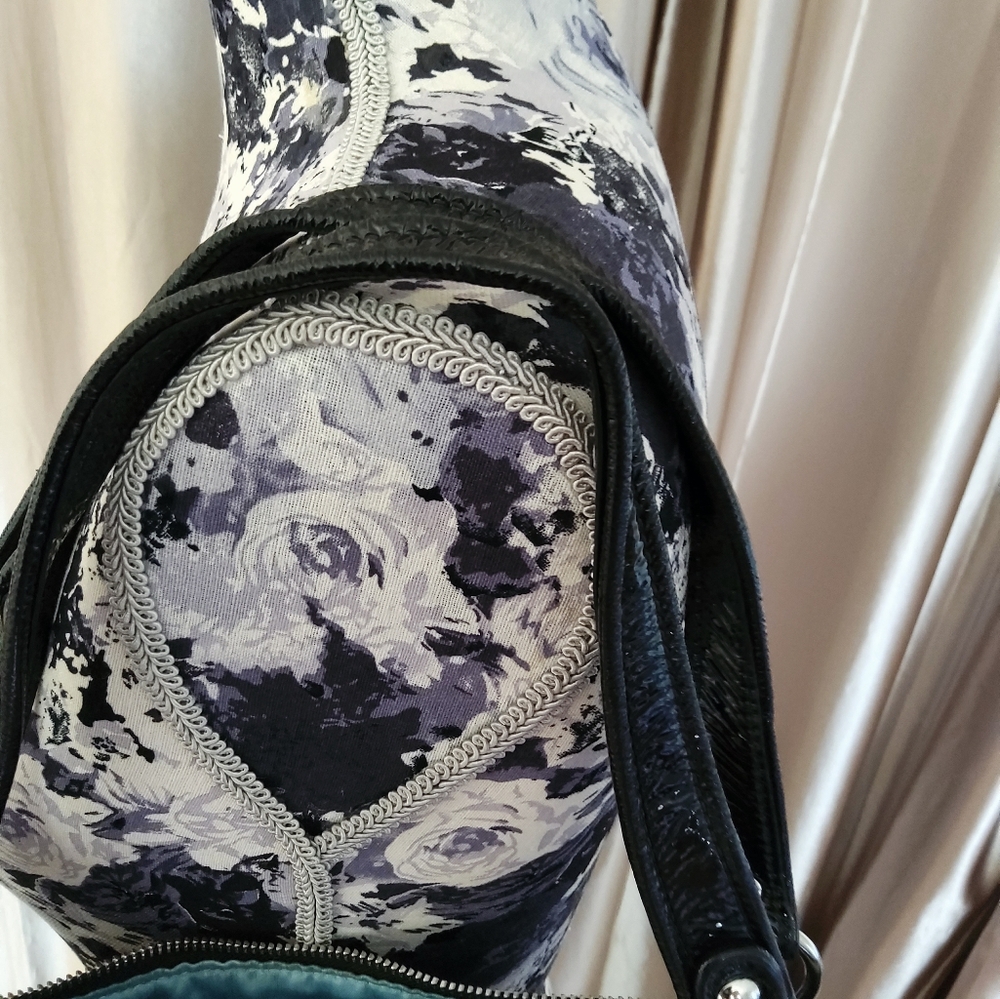 Coach purse black with dust bag 😍 - Picture 4 of 9